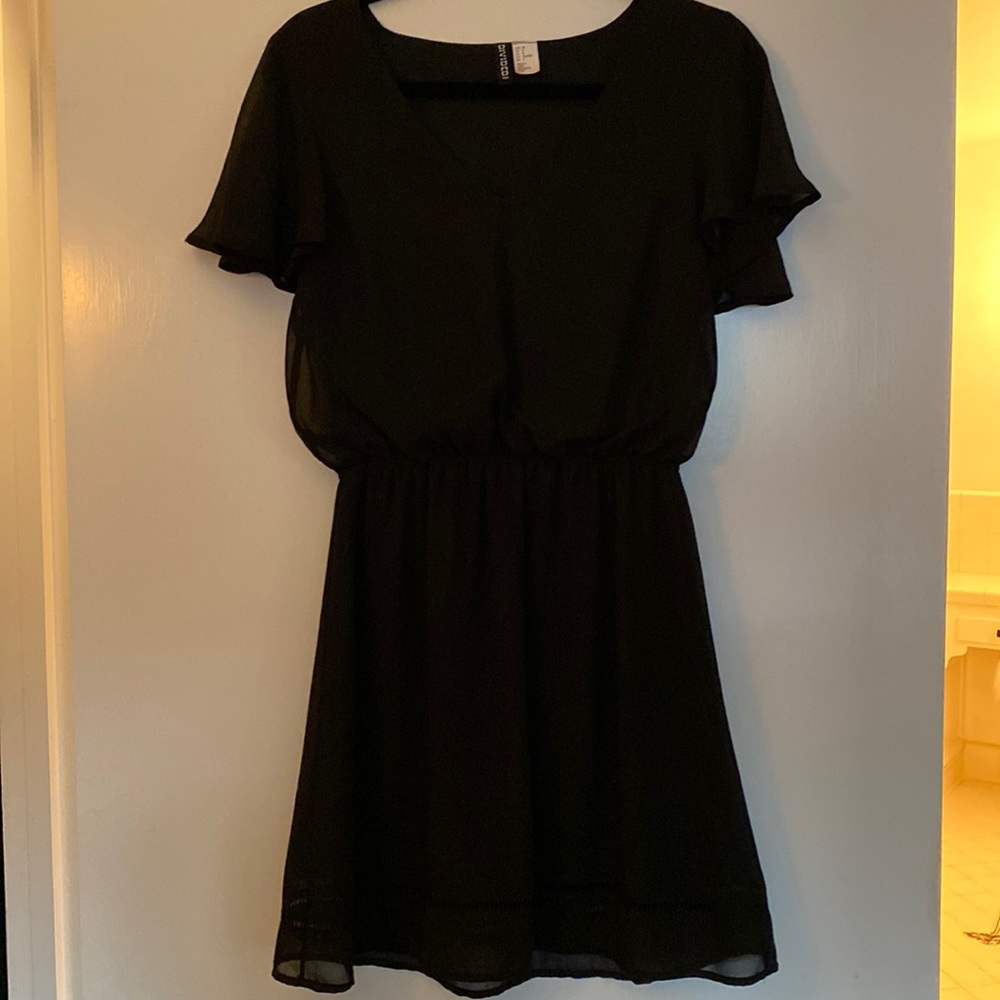 Divided H&M Elastic waist v neck short dress